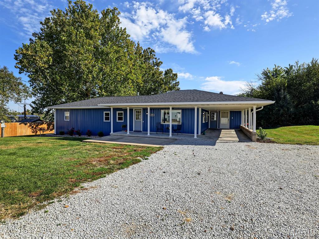 Photo of 819 W Ross Street, Palmyra, MO 63461 (MLS # 26068092)