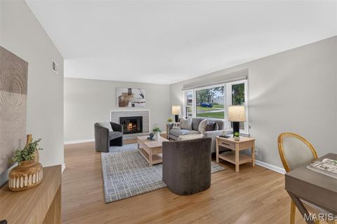 Tiny photo for 223 Woodridge Road, Kirkwood, MO 63122 (MLS # 26035059)