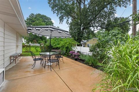 Tiny photo for 223 Woodridge Road, Kirkwood, MO 63122 (MLS # 26035059)