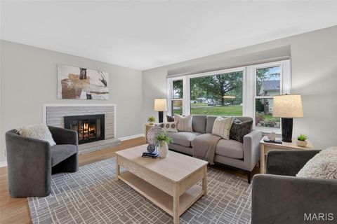 Tiny photo for 223 Woodridge Road, Kirkwood, MO 63122 (MLS # 26035059)