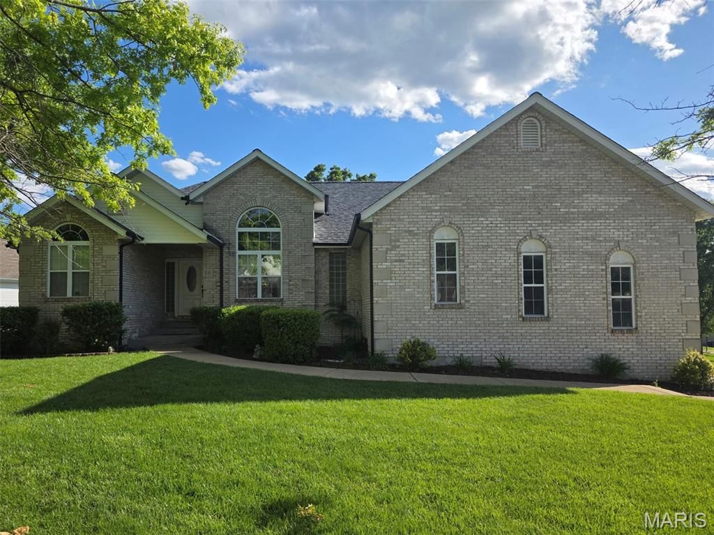 Photo of 18 Ashford Place, Festus, MO 63028 (MLS # 26028786)