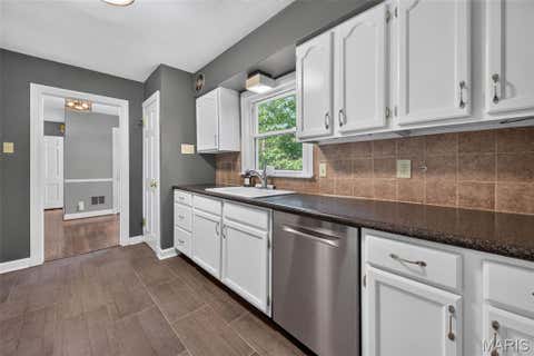 Tiny photo for 35 Wildwood Lane, Kirkwood, MO 63122 (MLS # 26046604)