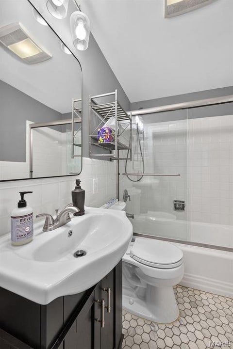 Tiny photo for 35 Wildwood Lane, Kirkwood, MO 63122 (MLS # 26046604)