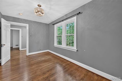 Tiny photo for 35 Wildwood Lane, Kirkwood, MO 63122 (MLS # 26046604)