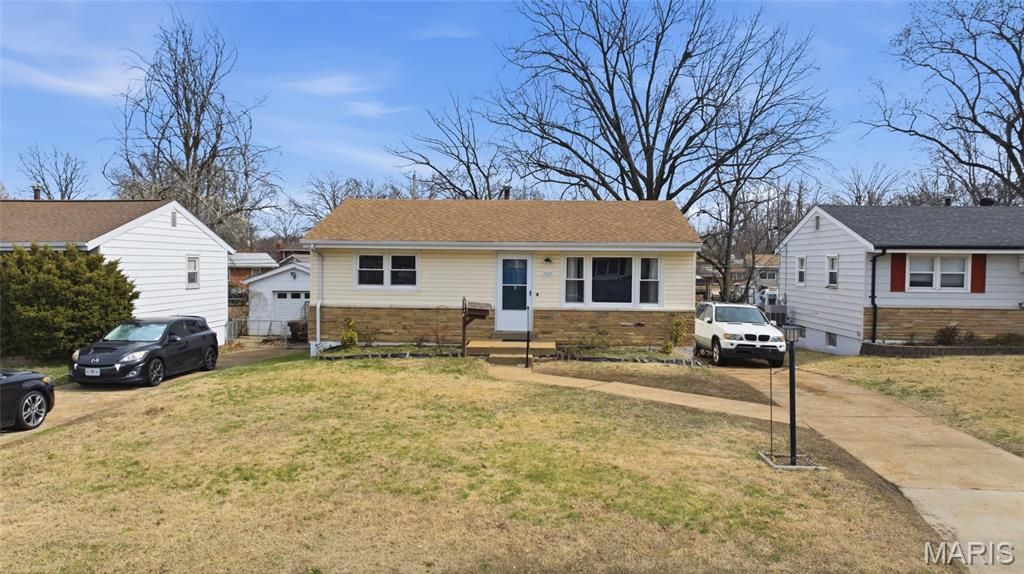 Photo of 3917 Crosby Drive, St Louis, MO 63123 (MLS # 26014996)