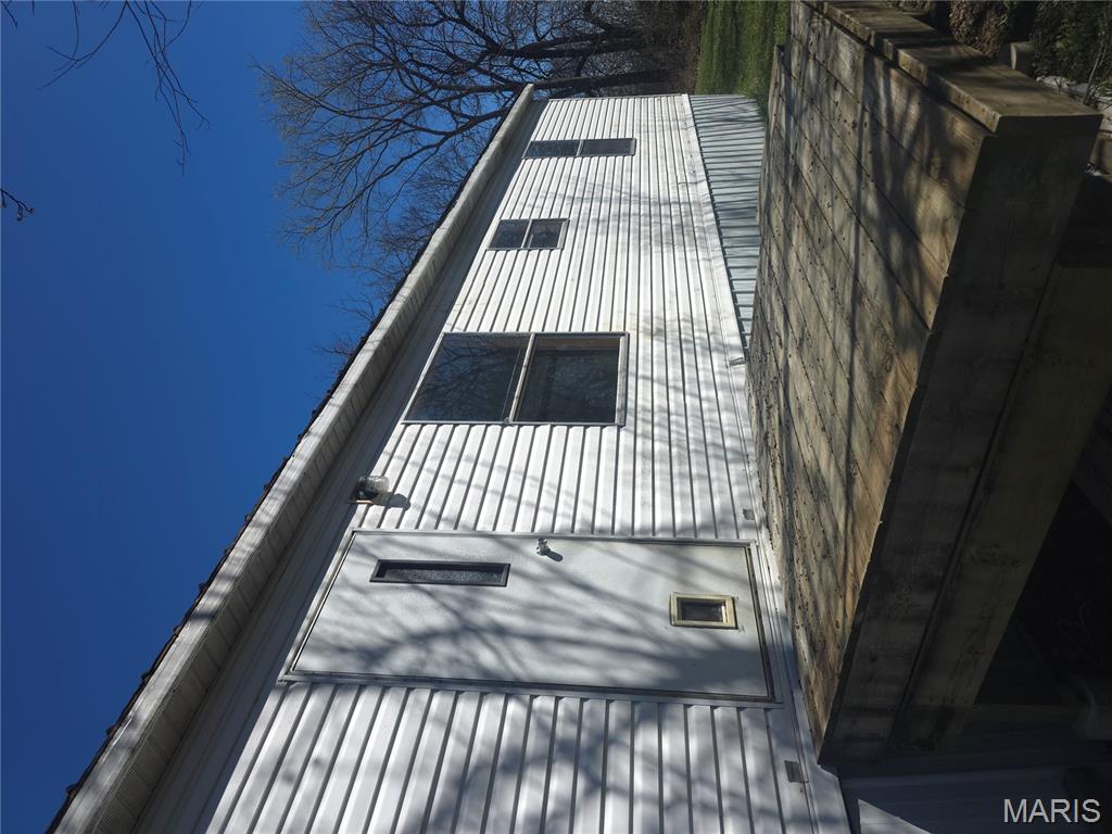 Farnhams Add - Residential