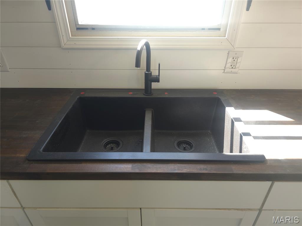 Farnhams Add - Residential