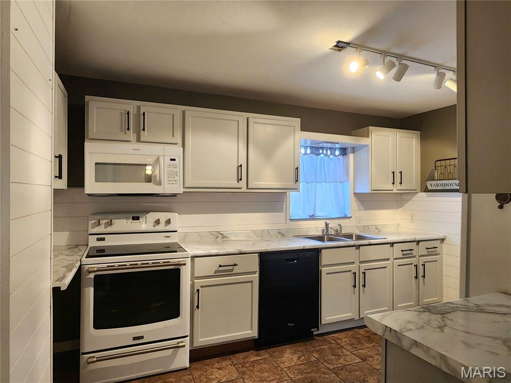 Town/Cantwell - Residential