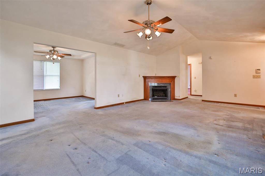 1530 Thunderbird Lane