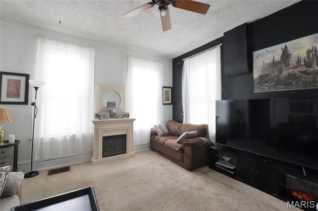 St Charles, Missouri 63301, United States, 4 Bedrooms Bedrooms, ,2 BathroomsBathrooms,Residential,Active,127915