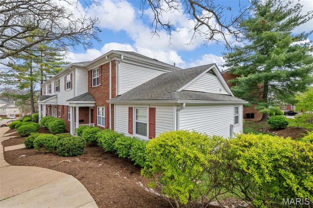 Brentwood Forest Condo Ph Nine - Residential