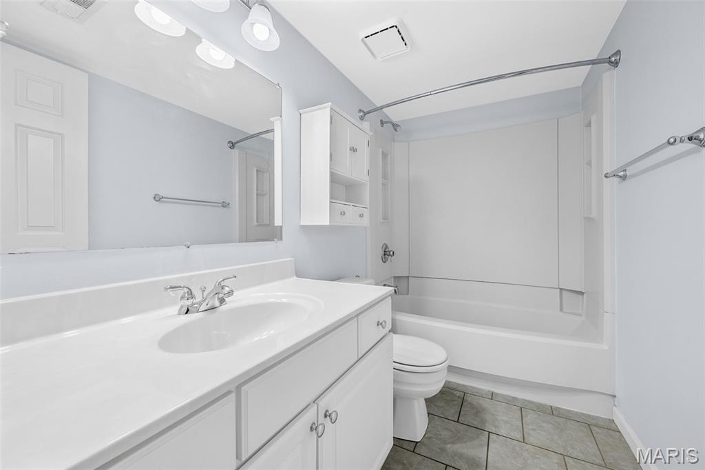 Brentwood Forest Condo Ph Nine - Residential