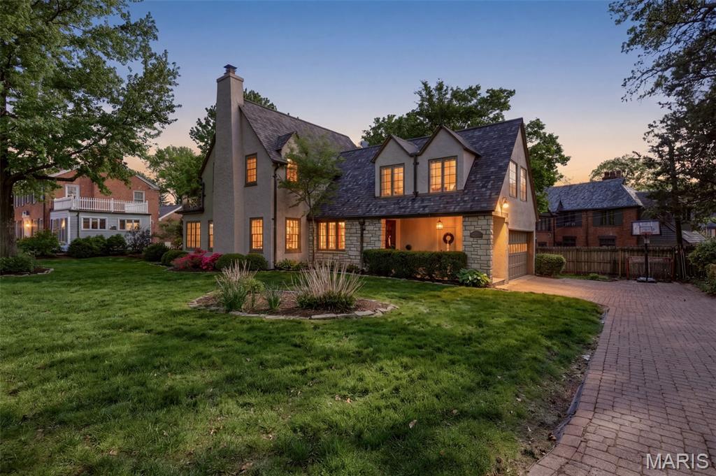 Algonquin Wood Place - Residential