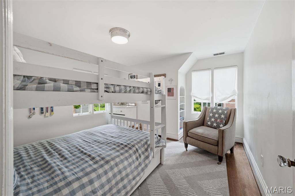 Algonquin Wood Place - Residential