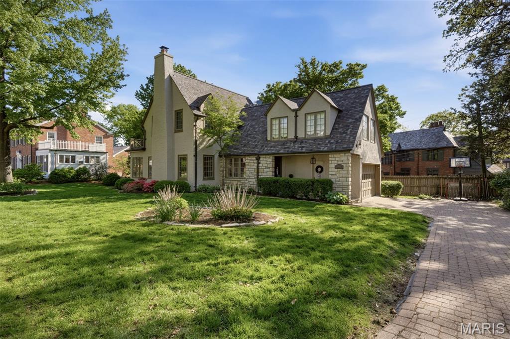 Algonquin Wood Place - Residential