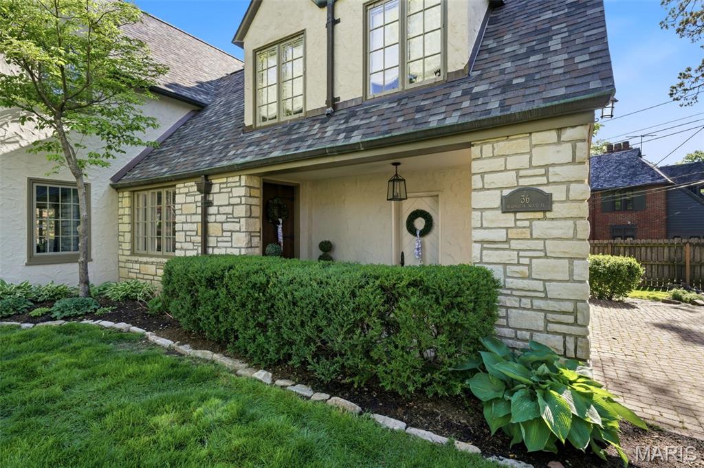 Algonquin Wood Place - Residential