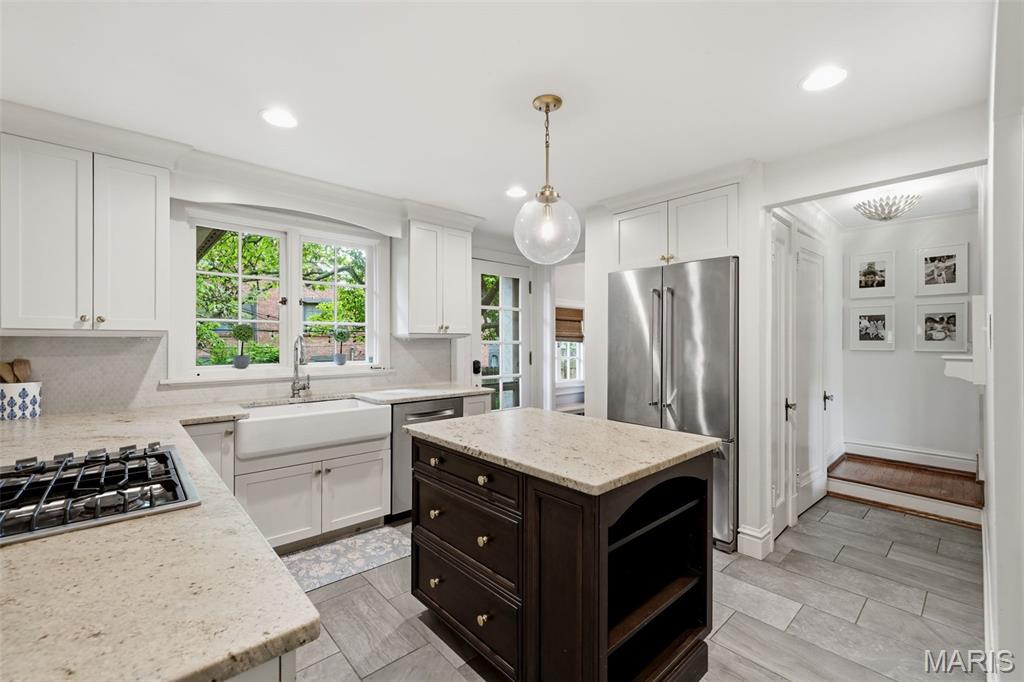 Algonquin Wood Place - Residential