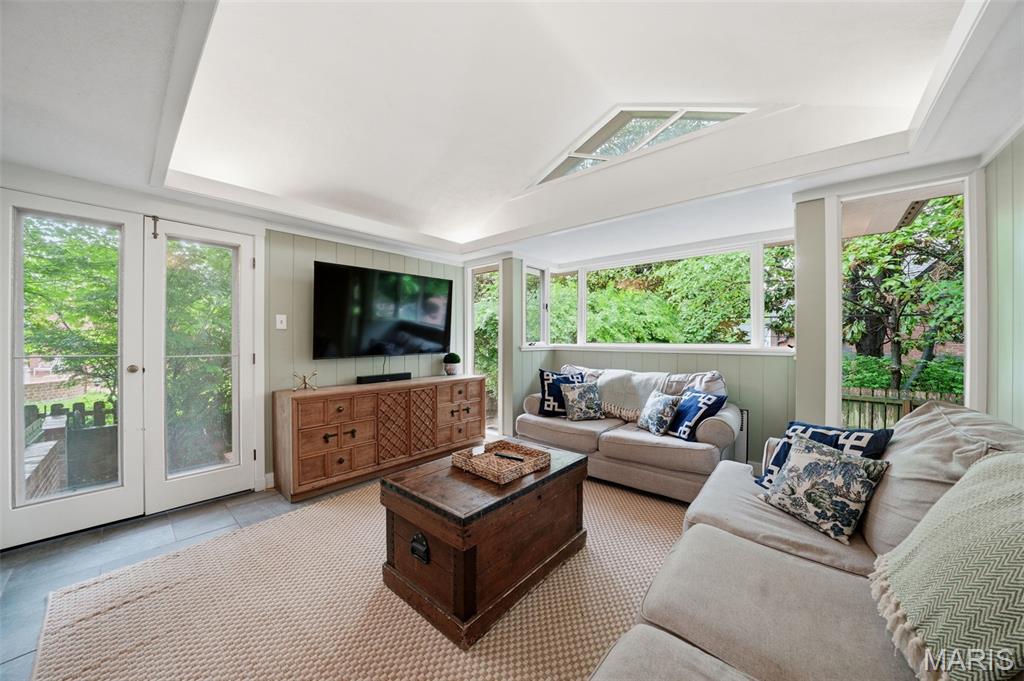 Algonquin Wood Place - Residential