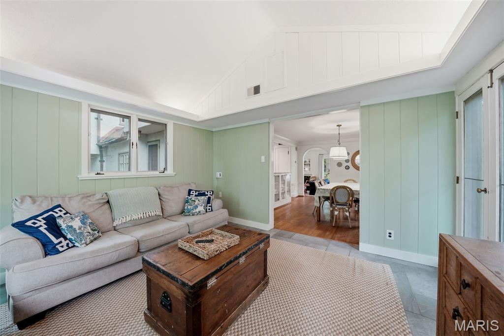 Algonquin Wood Place - Residential