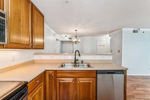 Tiny photo for 1125 Arbor Creek Drive #2A, Kirkwood, MO 63122 (MLS # 26045986)