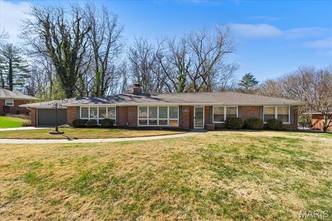 Photo of 207 Country Club Lane, Belleville, IL 62223 (MLS # 26016054)