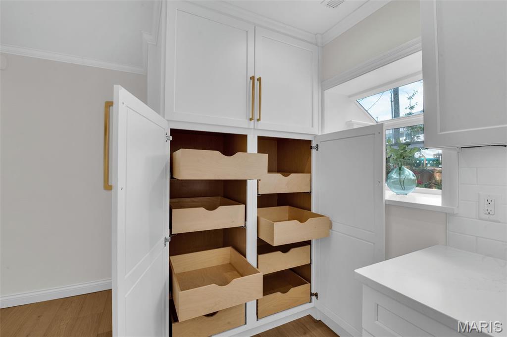 Bedford Oaks - Residential