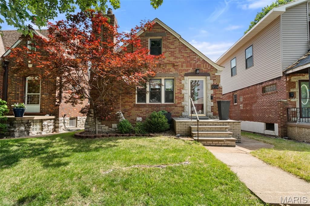 Photo of 5724 Rosa Avenue, St Louis, MO 63109 (MLS # 26018442)