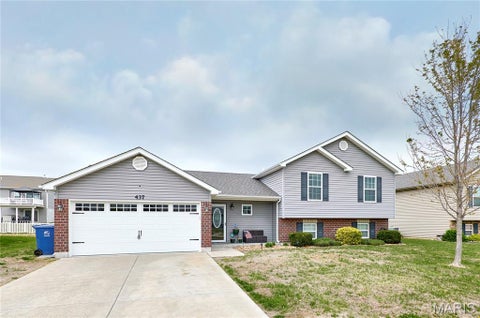 Photo of 437 Prairie Creek Drive, Wentzville, MO 63385 (MLS # 26038433)