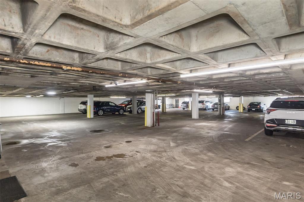 Hanley Towers Apts Condo - Residential