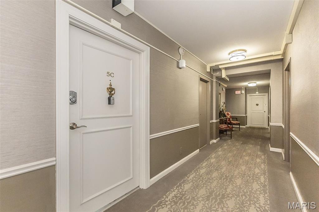 Hanley Towers Apts Condo - Residential