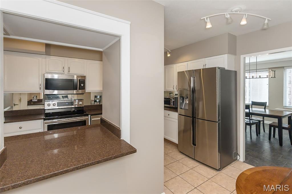 Hanley Towers Apts Condo - Residential