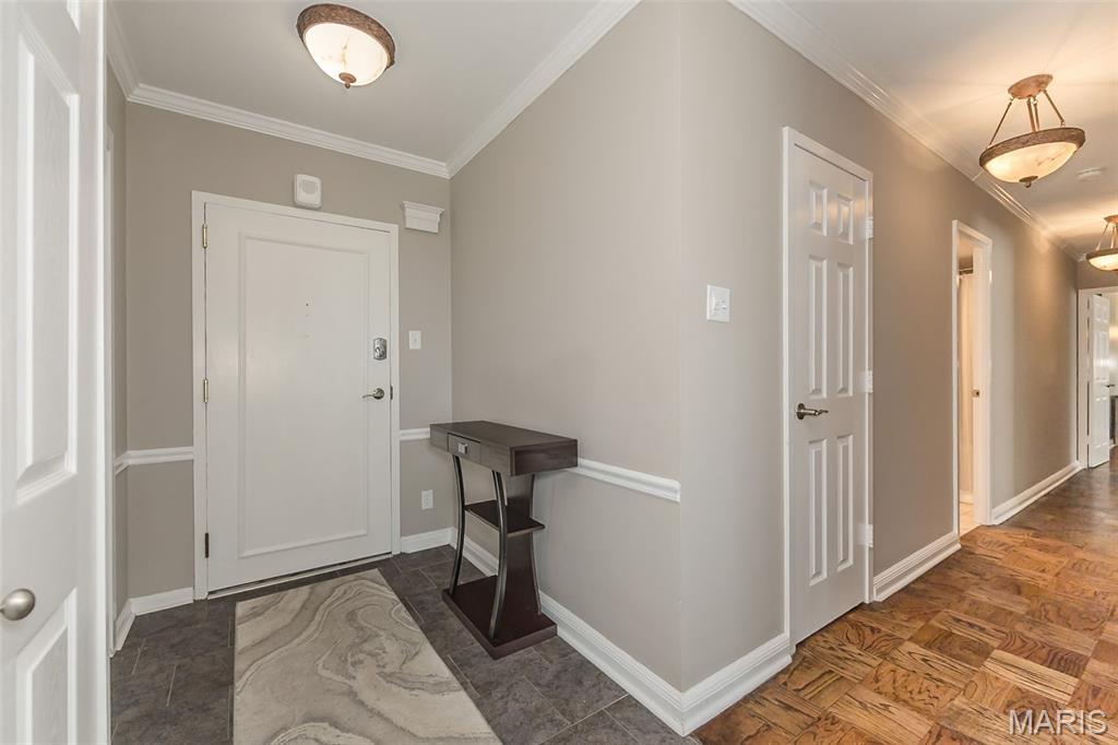 Hanley Towers Apts Condo - Residential