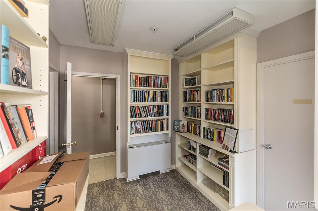 Hanley Towers Apts Condo - Residential