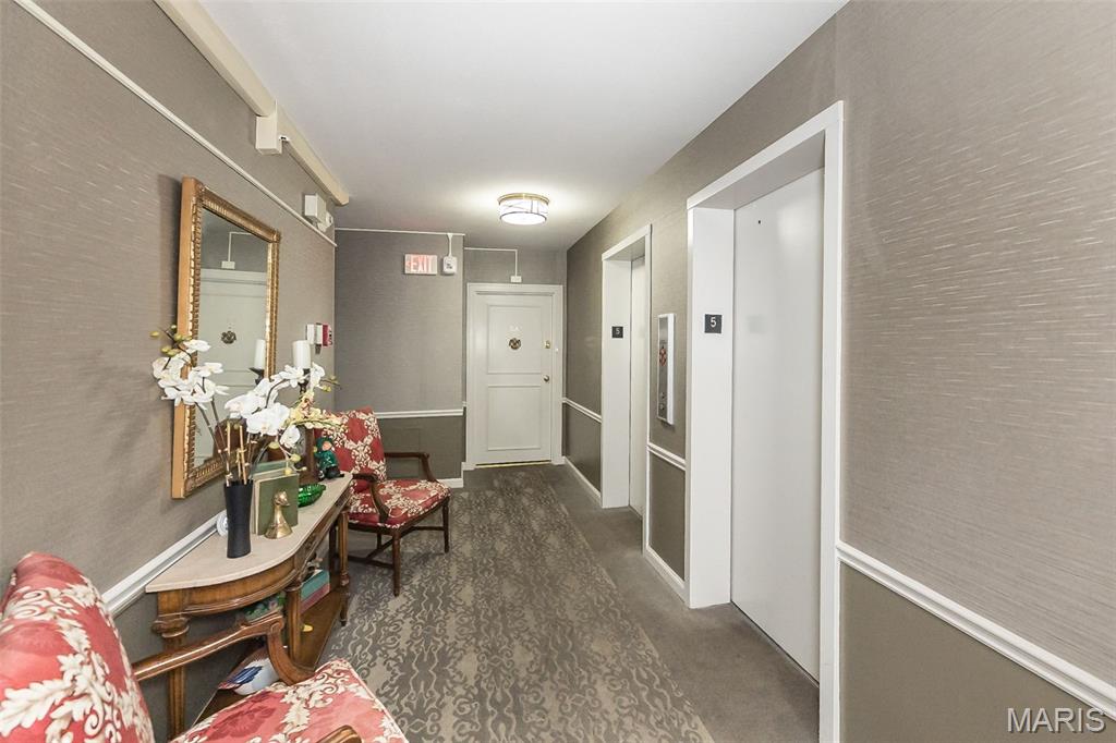 Hanley Towers Apts Condo - Residential