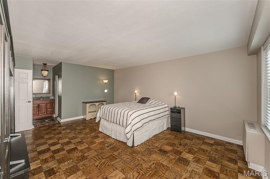 Hanley Towers Apts Condo - Residential