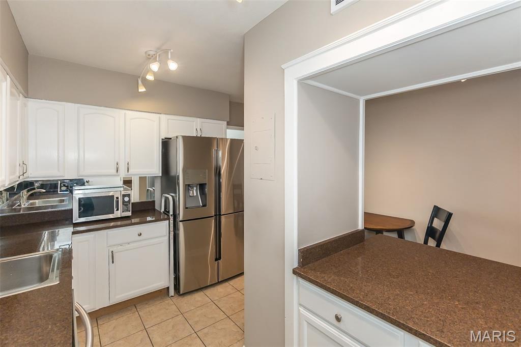 Hanley Towers Apts Condo - Residential