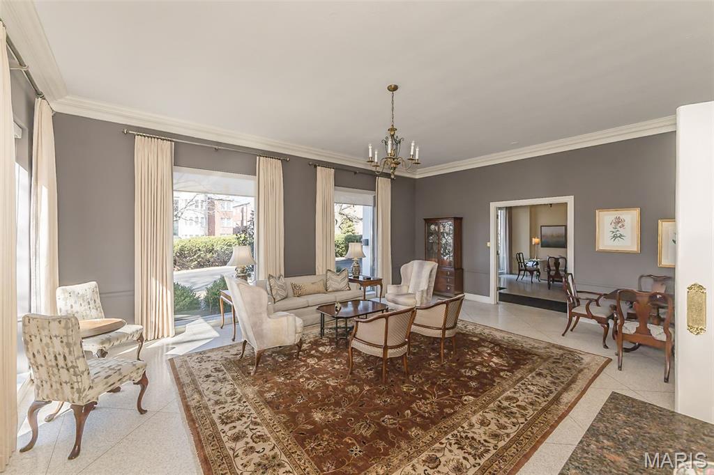 Hanley Towers Apts Condo - Residential