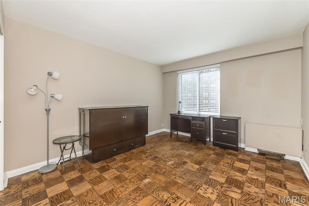 Hanley Towers Apts Condo - Residential