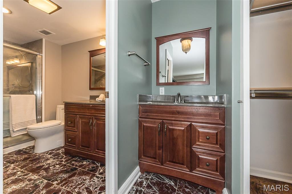 Hanley Towers Apts Condo - Residential