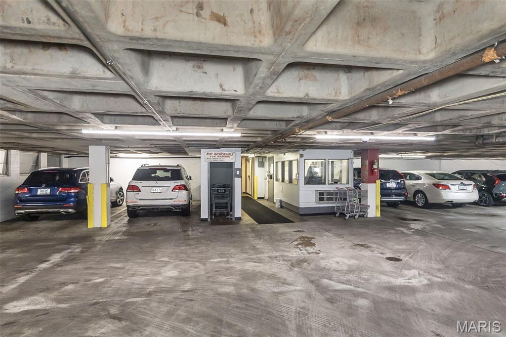 Hanley Towers Apts Condo - Residential