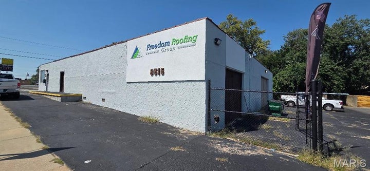 Photo 1 of 36 — 8515 Airport Road, Berkeley, MO 63134