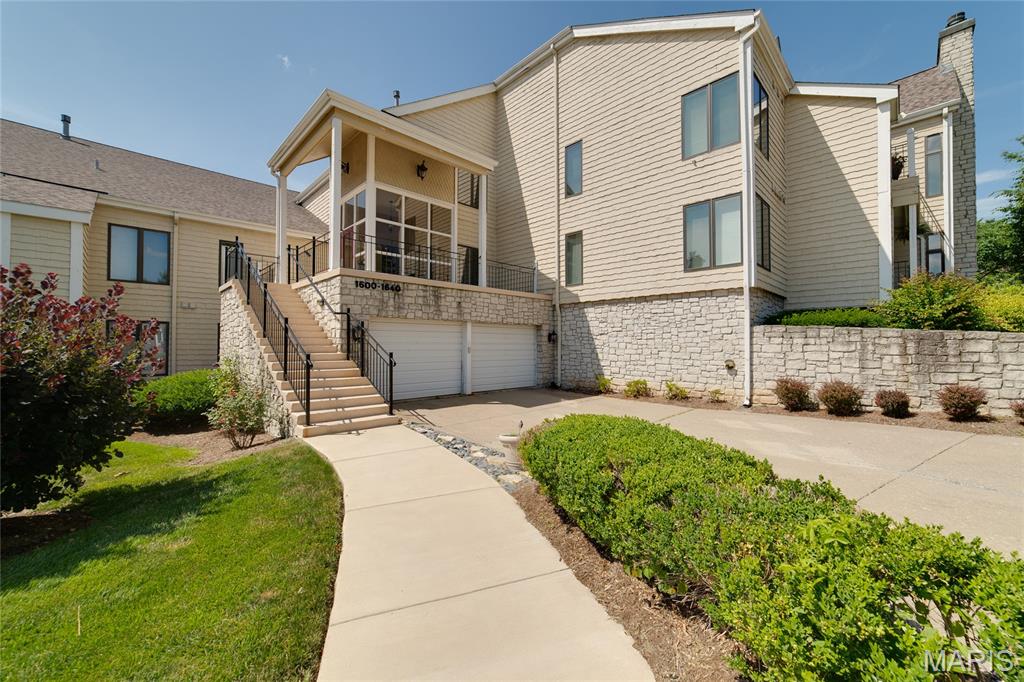 Lakeshore Knolls Condos #1 - Residential