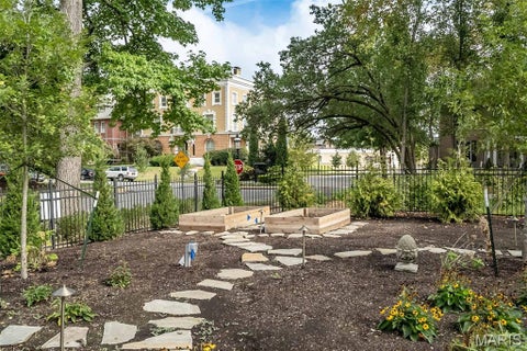 Tiny photo for 410 N Newstead Avenue #11E, St Louis, MO 63108 (MLS # 26056033)