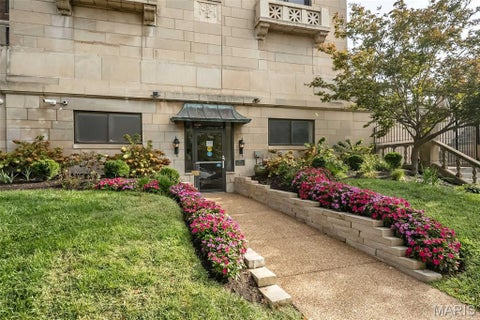 Tiny photo for 410 N Newstead Avenue #11E, St Louis, MO 63108 (MLS # 26056033)