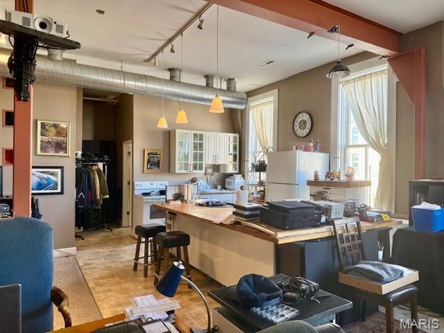 Old Town - Commercial Sale