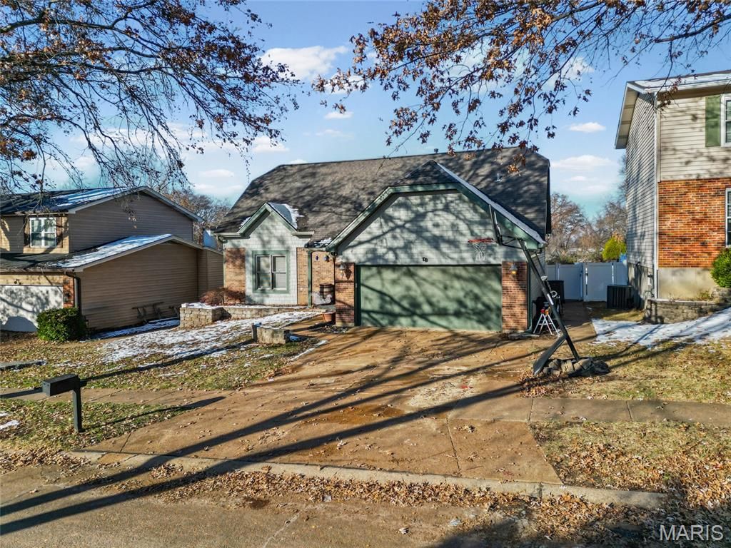 Photo of 6115 Terri Lynn Drive, Affton, MO 63123 (MLS # 25078668)