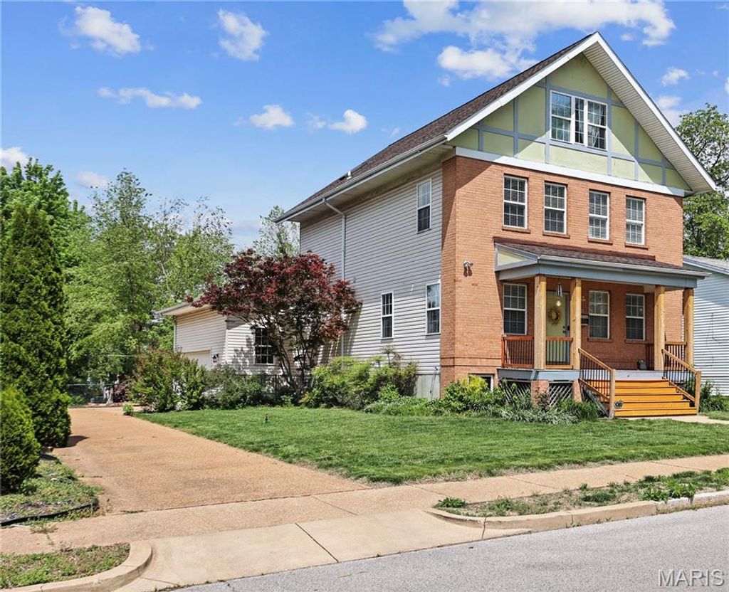 Photo of 6023 Maple Avenue, St Louis, MO 63112 (MLS # 26025420)