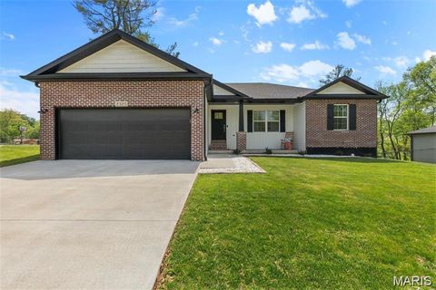 Photo of 2325 Sherwood Drive, Cape Girardeau, MO 63701 (MLS # 26002931)