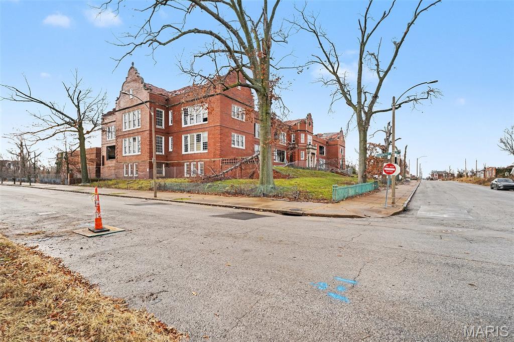 ote Brilliante - Commercial Sale