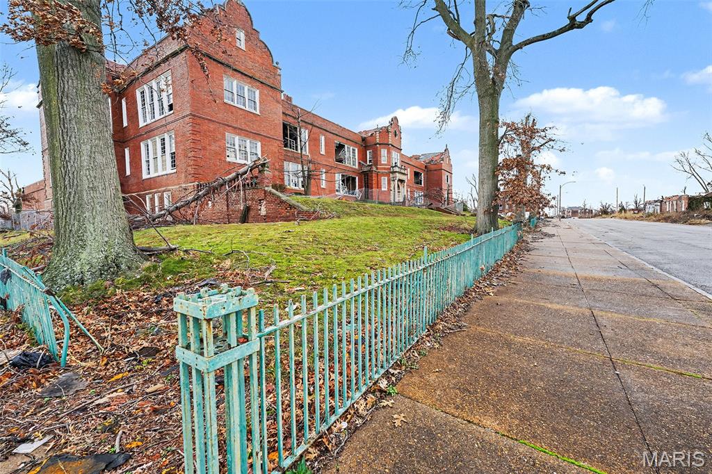 ote Brilliante - Commercial Sale